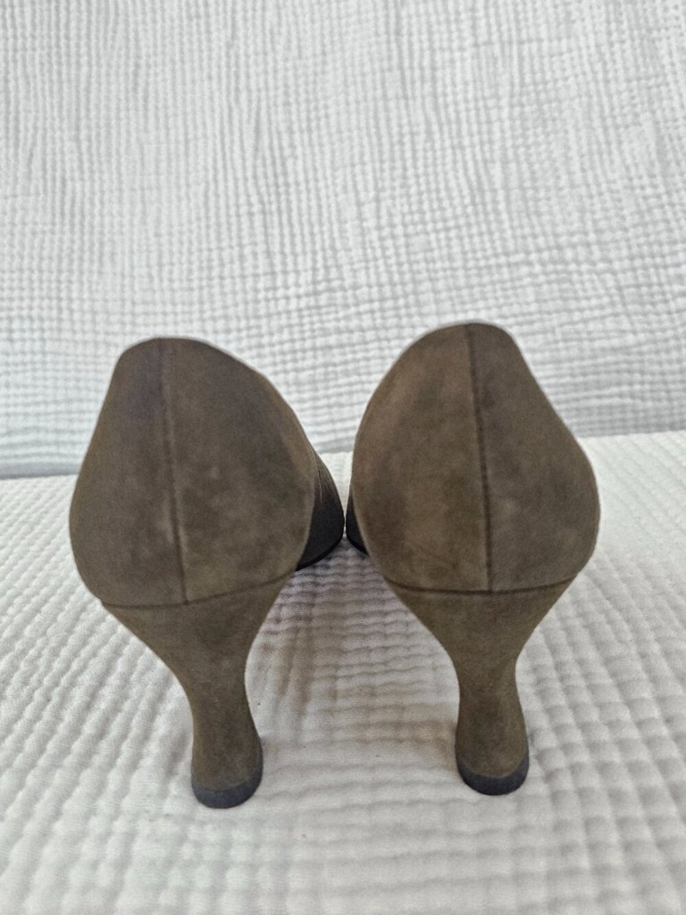 Nine West Vintage Olive Green Suede Kitten Heel Pump - Women's 8 - Picture 4 of 8